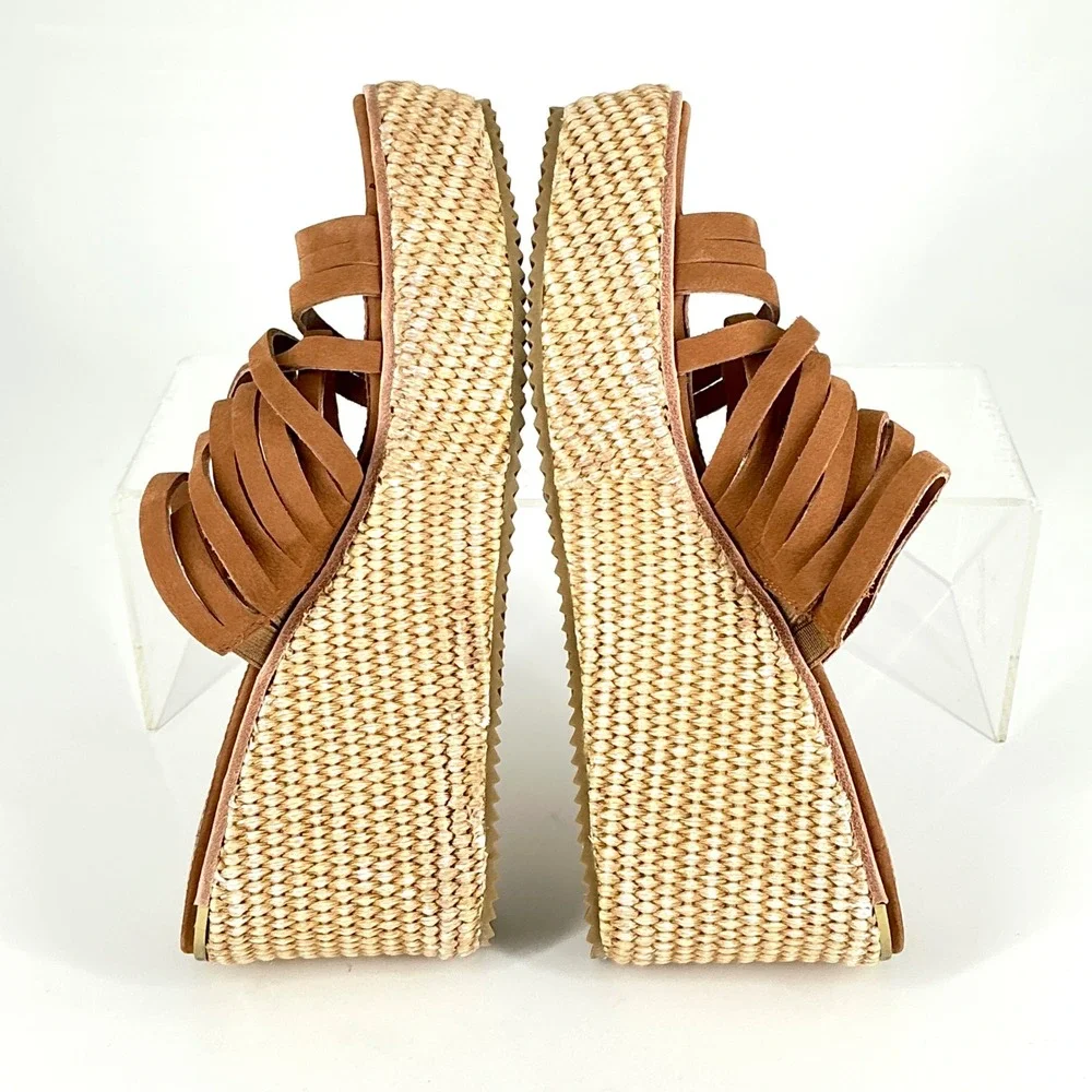 Donald Pliner brand donald